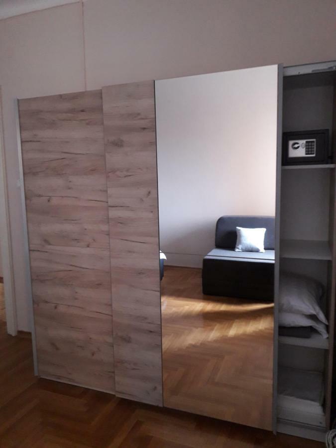 Nicola'S Leilighet Novi Sad Eksteriør bilde